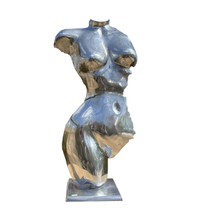 Buste de femme en aluminium, taille réelle, entièrement réalisé a la main. 