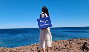 Nos Sacs sont réalisé grace a des tissus recyclé. Sac Cabas en tissu éponge idéal pour aller à la plage. sac est fabriqué à partir d’échantillons de tapis de laine