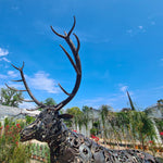 Charger l&#39;image dans la galerie, Sculpture d&#39;un Cerf en metal recyclé. Statue en fer forgé taille réelle
