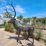 Charger l&#39;image dans la galerie, Sculpture d&#39;un Cerf en metal recyclé. Statue en fer forgé taille réelle
