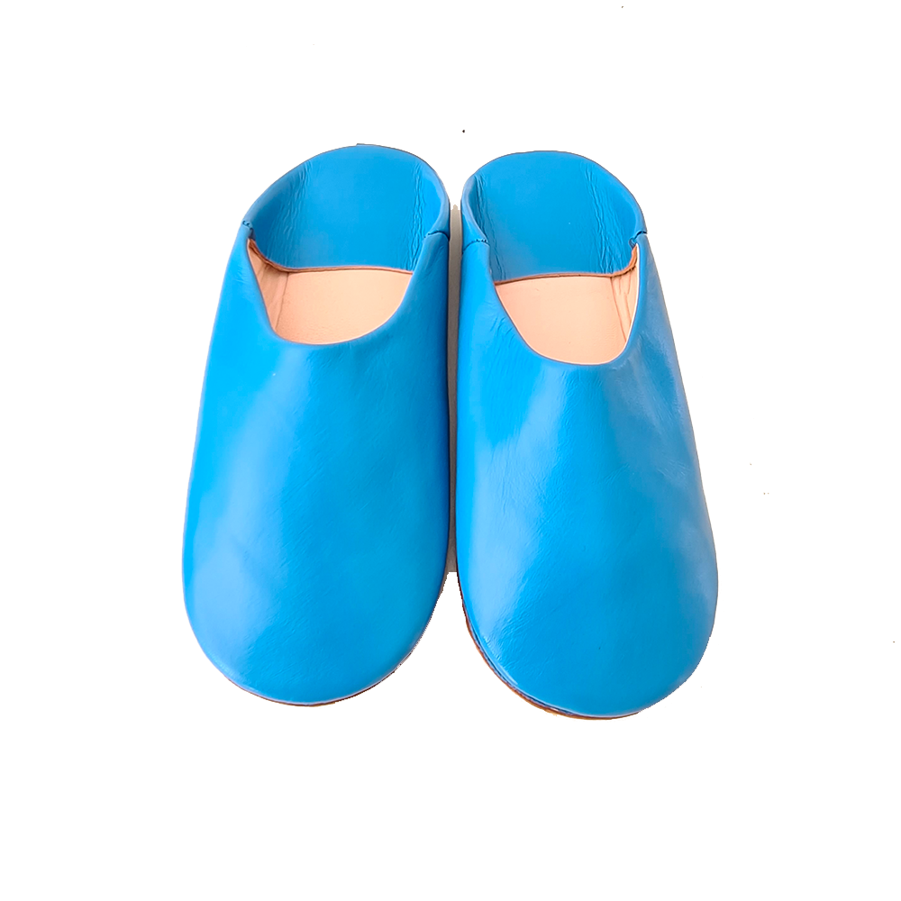 Babouche en Cuir avec Semelle. Couleurs Bleu foncé. Babouche tendance et confortable. 100%Cuir. Babouche de Grande qualité à petit prix.