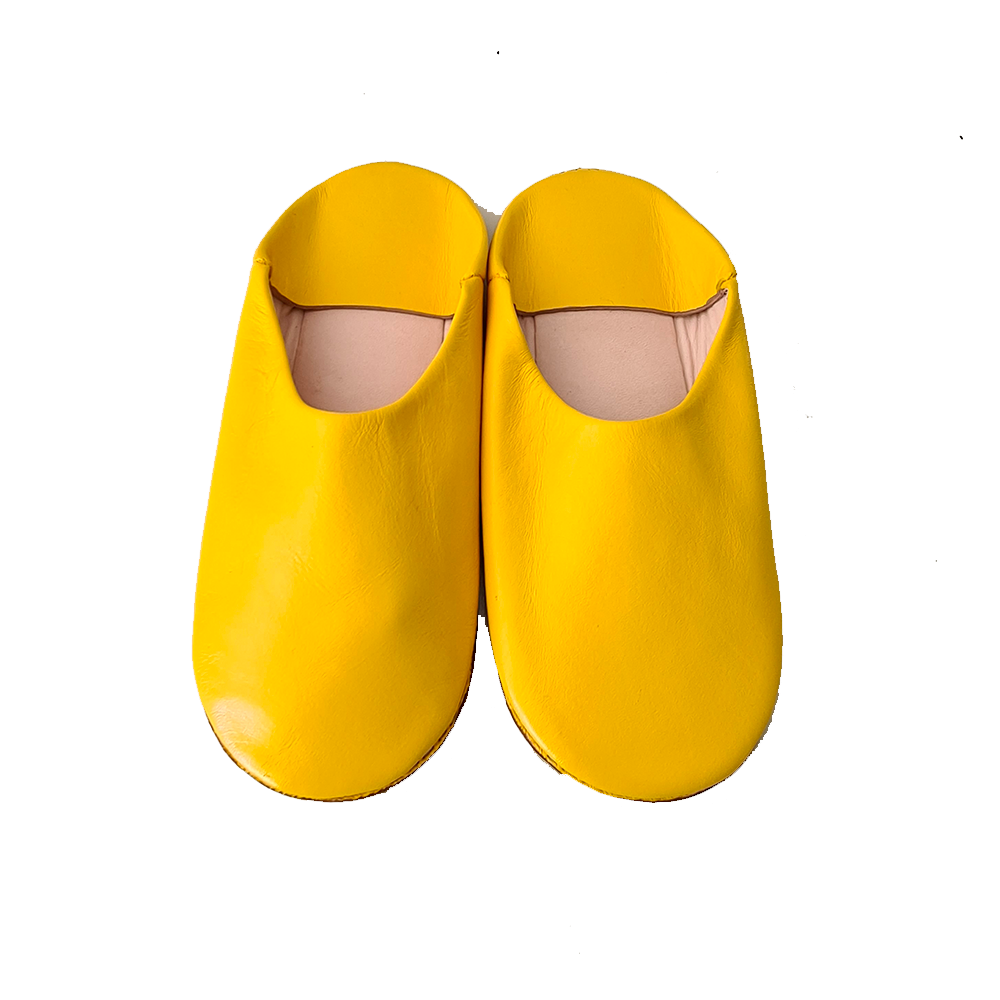 Babouche en Cuir avec Semelle. Couleurs Jaune. Babouche tendance et confortable. 100%Cuir. Babouche de Grande qualité à petit prix.