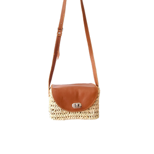 Notre sac city s'auras s'adapter a toutes vos tenues. Du style casual a celui plus glamour, ce panier ne vous lâchera plus 