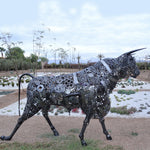 Charger l&#39;image dans la galerie, Sculpture d&#39;un taureau en metal recyclé. Statue en fer forgé taille réelle
