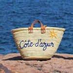 Charger l&#39;image dans la galerie, Superbe Sac de Plage PERSONNALISE. A vous de choisir votre texte. Avec ses doubles anses en cuir et son pochon en tissus intérieur, vous serez ravie par ce sac entièrement personnalisable. 

