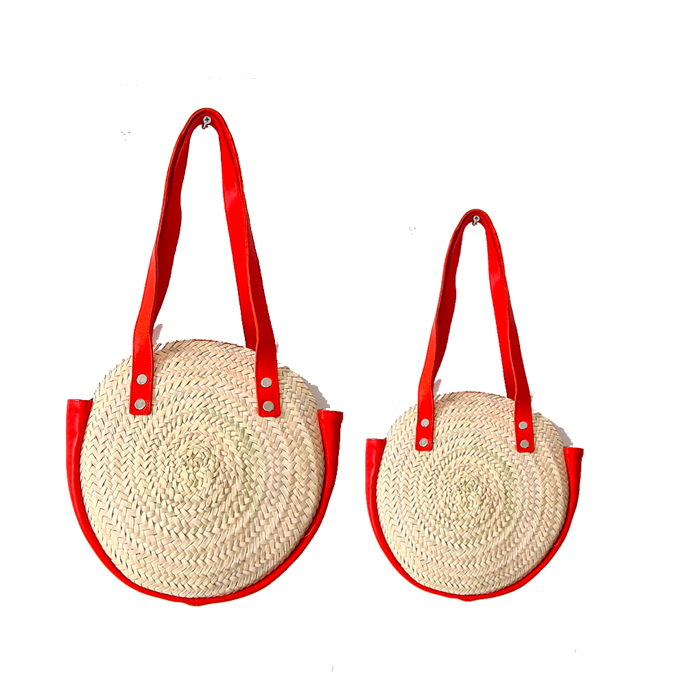 Sac en vannerie et Cuir d'agneau. Belle qualité, finiitions couture fait à la machine à coudre. Notre cuir est tannée de manière écologique, sans utilisation de produits chimiques 