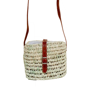 Ideal panier de ville, sac en bandoulière réglable, panier en osier tendance et naturelle. s'accorde à tous les styles et à toutes les morphologies. 