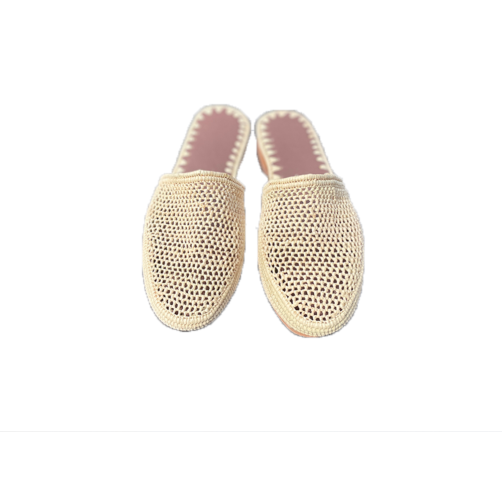 Superbe chaussures en raphia, pour un style bohème chic, n'attendez plus et craquez pour nos mules en raphia 
