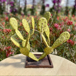 Charger l&#39;image dans la galerie, Petite sculpture de cactus a poser. Ideal pour une decoration bohème chic, apporter du vert a votre decoration intérieur grâce a nos cactus artificiel en metal
