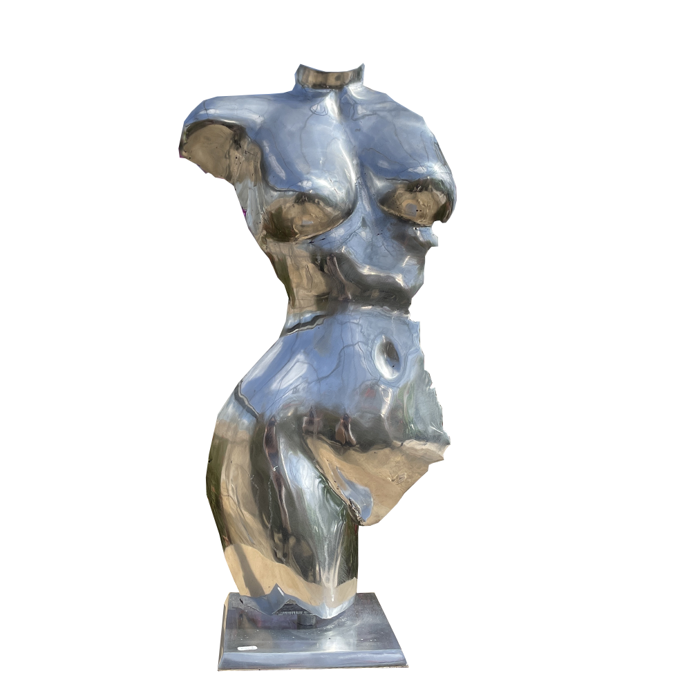 Buste de femme en aluminium, taille réelle, entièrement réalisé a la main. 