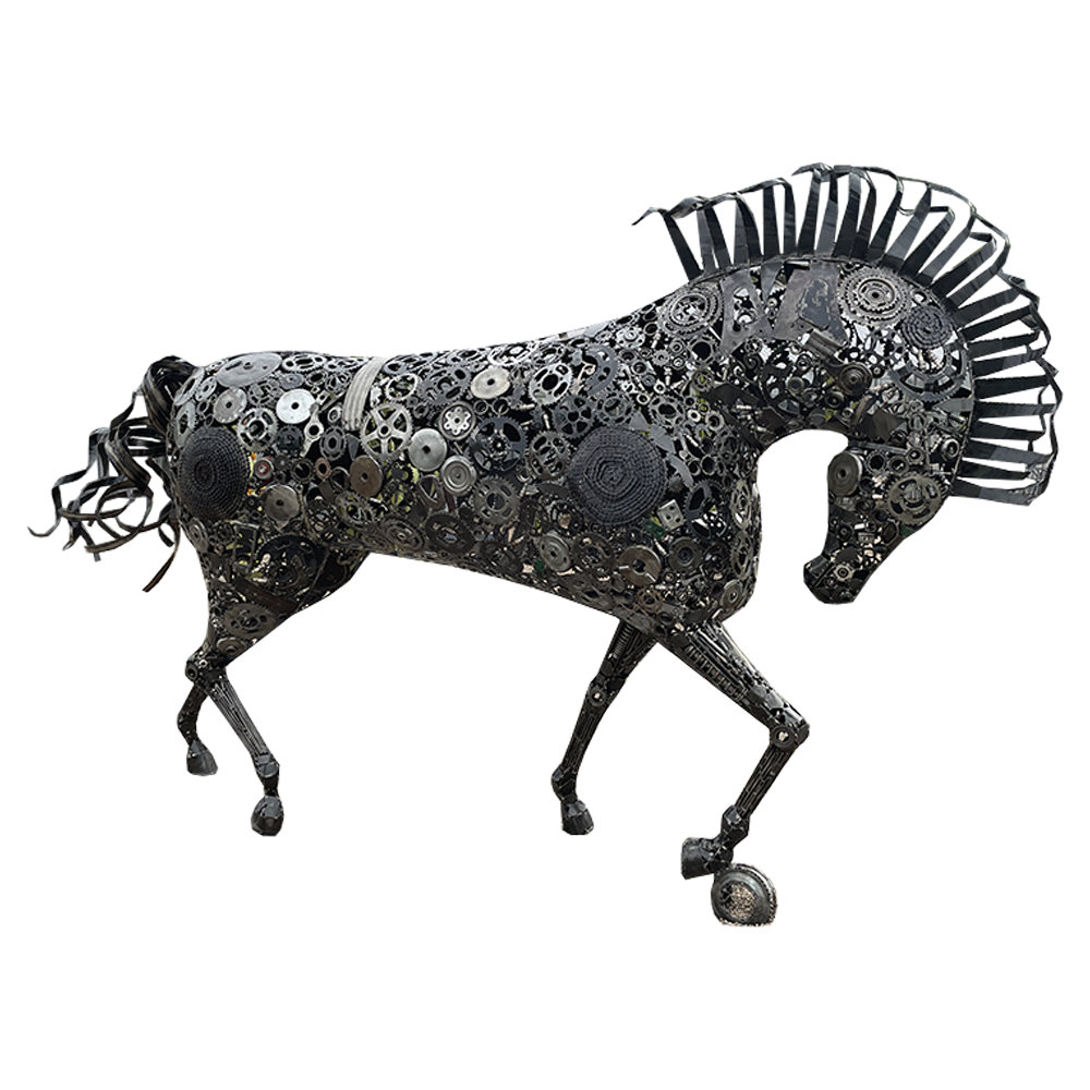 statue d un cheval en metal xxl. cette sculpture de cheval en fer forgé a etait construit a base de recuperation de voiture. Décoration éco responsable