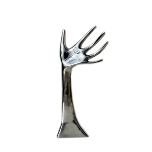 Porte bijoux en aluminium, ideal pour exposer vos plus beaux bijoux. Ou comme ornement décoratif, pièce de décoration tout en aluminium. Moderne, et contemporain. 